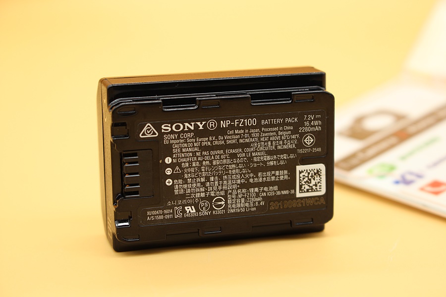 ขาย Li-Ion Battery Sony NP-FZ100 ของแท้ (มือสอง) สำหรับกล้อง sony a7R III/ a7 III / a9 สภาพสวย ใช้งานน้อย ไม่บวม ไม่เสื่อม ใช้งานได้เต็มระบบ   อุปกรณ์และรา